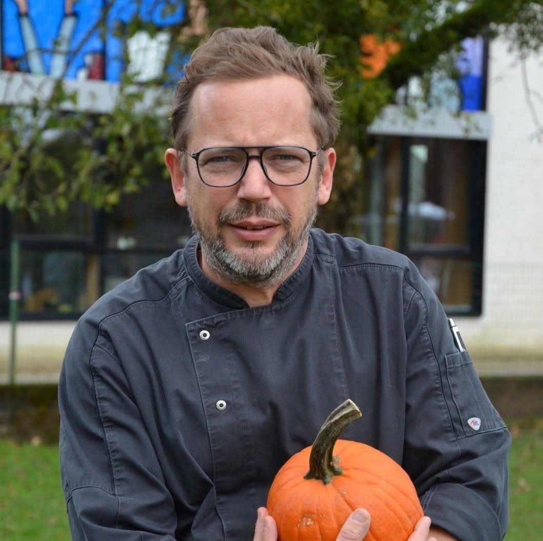 Allistair - Villars-Epeney - Vaud | Rencontre Discrète