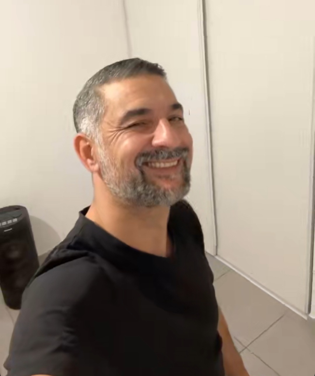 Haitem - Froideville - Vaud | Rencontre Discrète