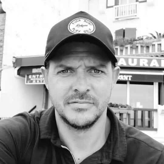 Carl - Fleurier - Neuchâtel | Rencontre Discrète